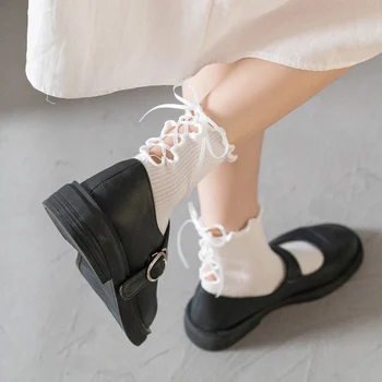Белые хлопчатобумажные носки в стиле Лолиты, Женские черные дышащие носки по щиколотку с ремешком, Женские милые короткие носки в стиле колледжа