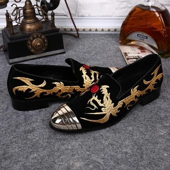 Весенне-осенние новинки Мужская обувь Корейские повседневные оксфордские туфли с круглым носком, кожаные, расшитые золотом Туфли для свиданий