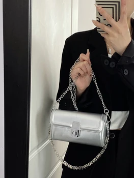 Летняя Маленькая Изысканная сумка Y2k, Женская Дизайнерская Ниша 2023, Новая сумка через плечо с Серебряной цепочкой, твердые сумки Подмышками