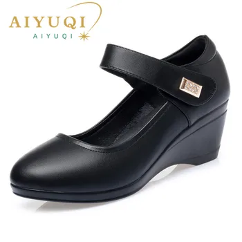 Обувь для мам на высоком каблуке-танкетке, новинка 2023 года, женская осенняя обувь с круглым носком, женская обувь среднего возраста с мелким носком